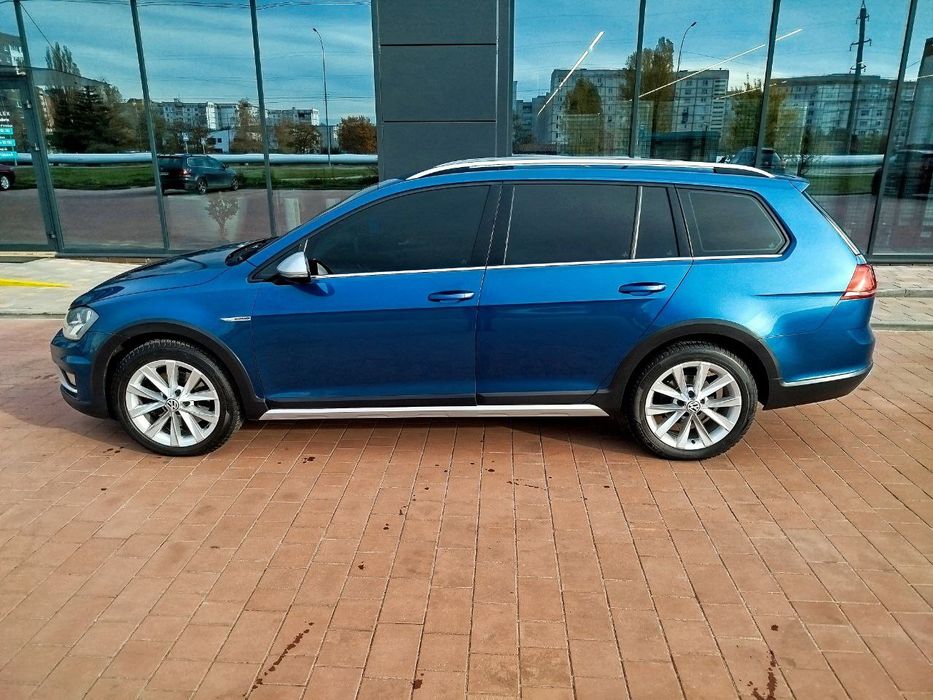 Продам Volkswagen Golf 7 Alltrack