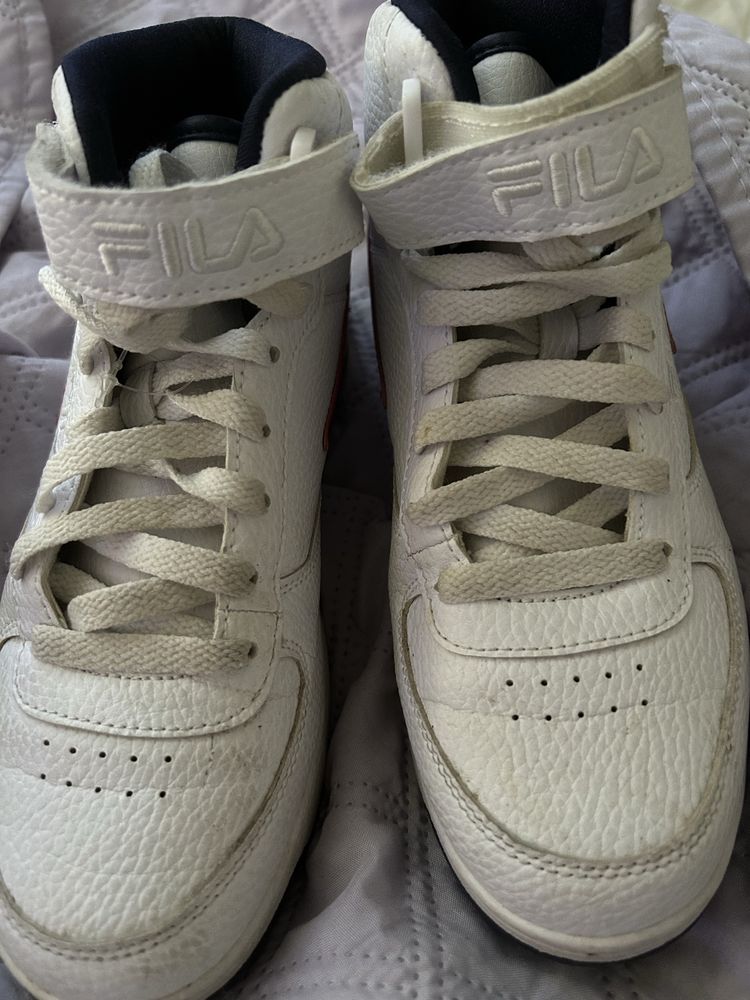 Tenis da Fila número 39