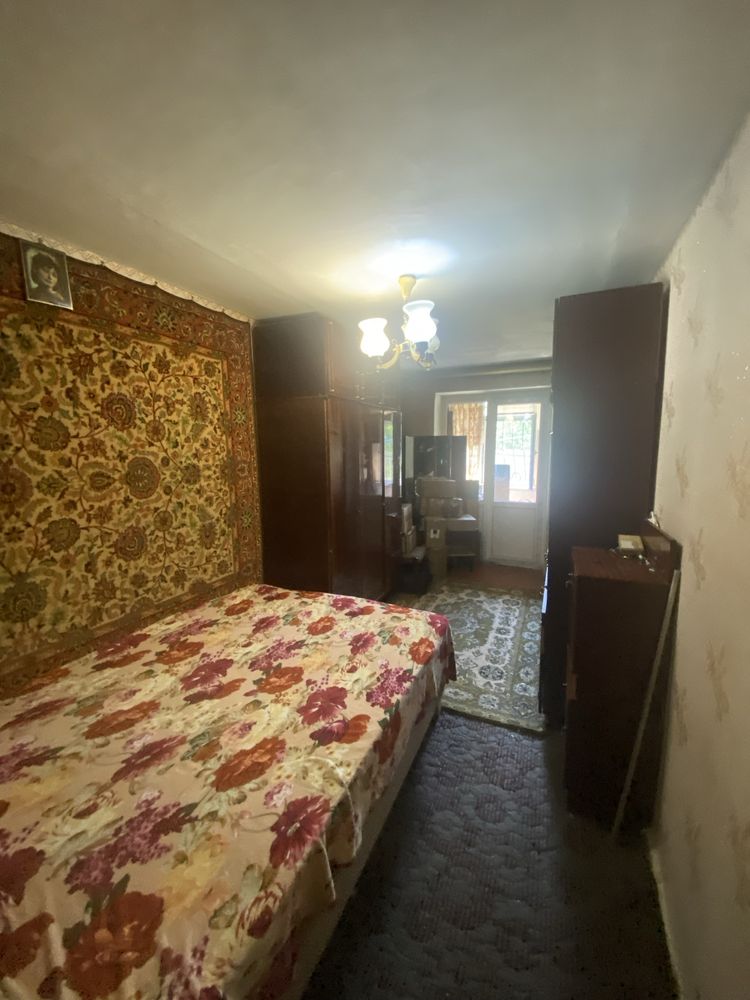 Продаж 2 кімн квартири з окремими кімнатами