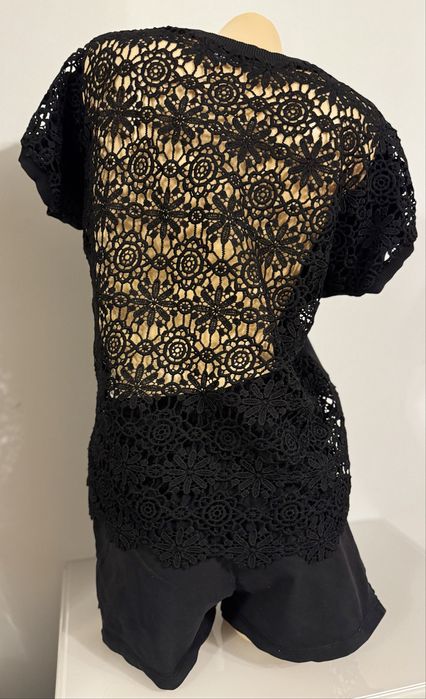 Komplet z szortami i koronkowym tyłem