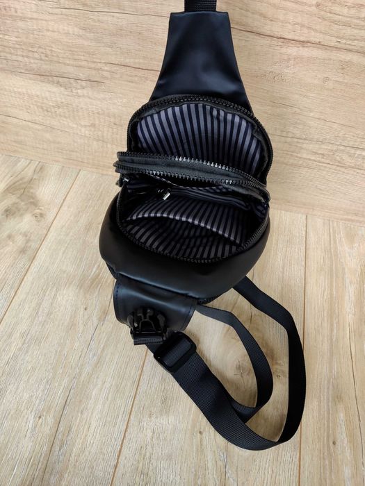 558 Нагрудна сумка слінг