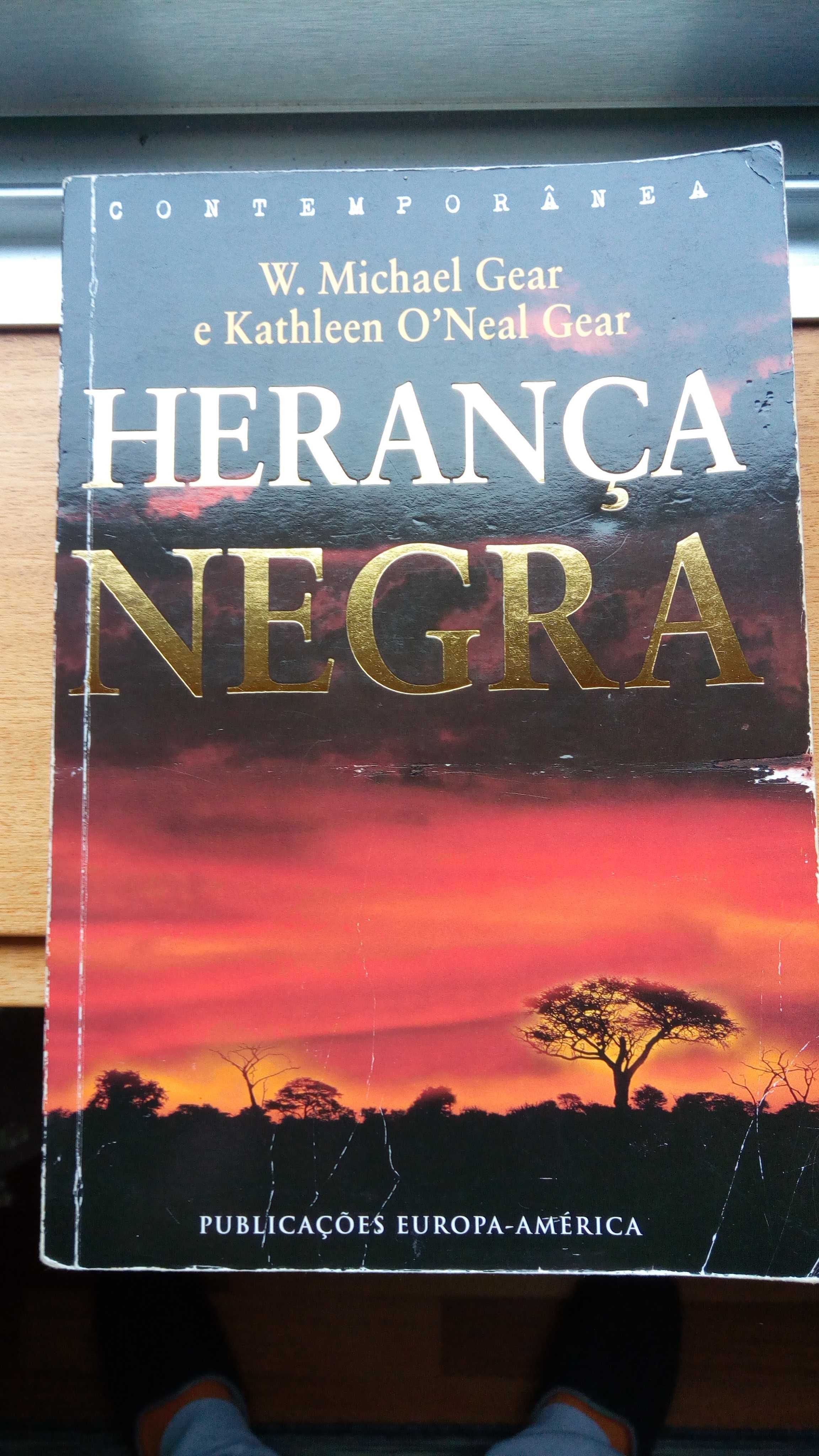 Livro Herança Negra de W. Michael Gear