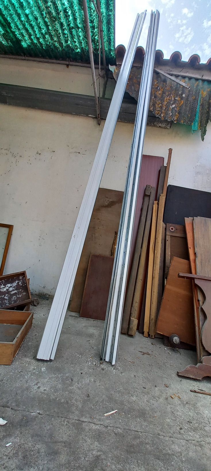 Perfis para construção tetos