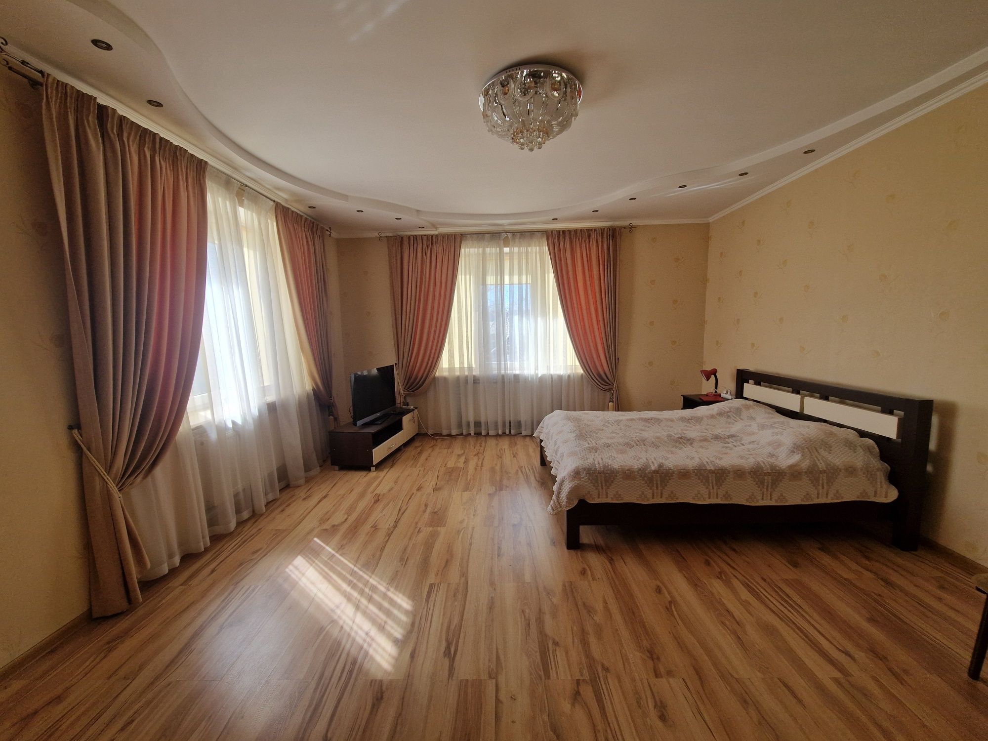 Продам хороший дом для семьи в Молодёжном в 3 км от Черноморска
