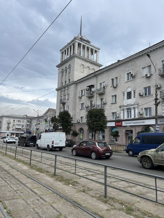 Є-відновленняЦентр Города Продам 2 ком. Сталинку (Sher)