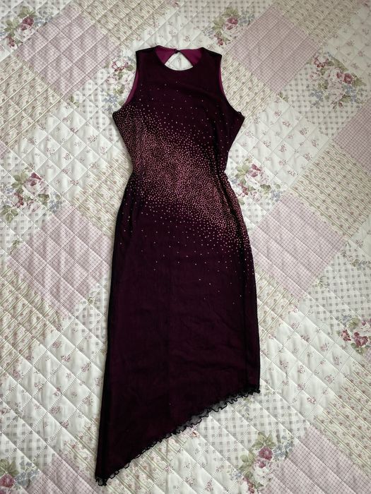 Burgundowa asymetryczna sukienka midi mesh M 38 rivee island zdobienia