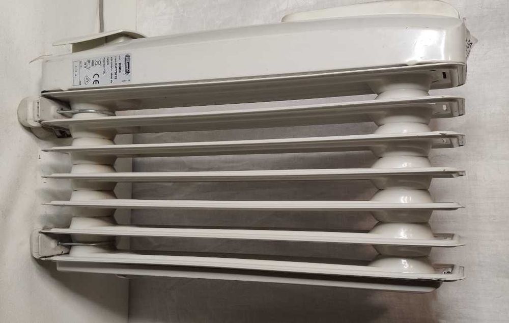 Обігрівач, радіатор, масляний - Delonghi KH 770715