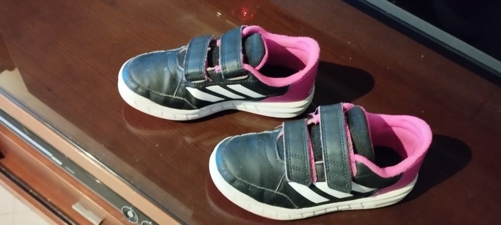 Tênis adidas de menina