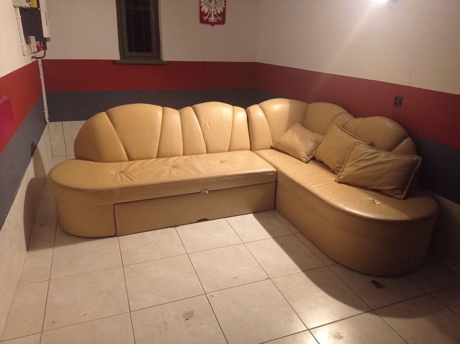 Rogówka ze skóry z funkcją spania