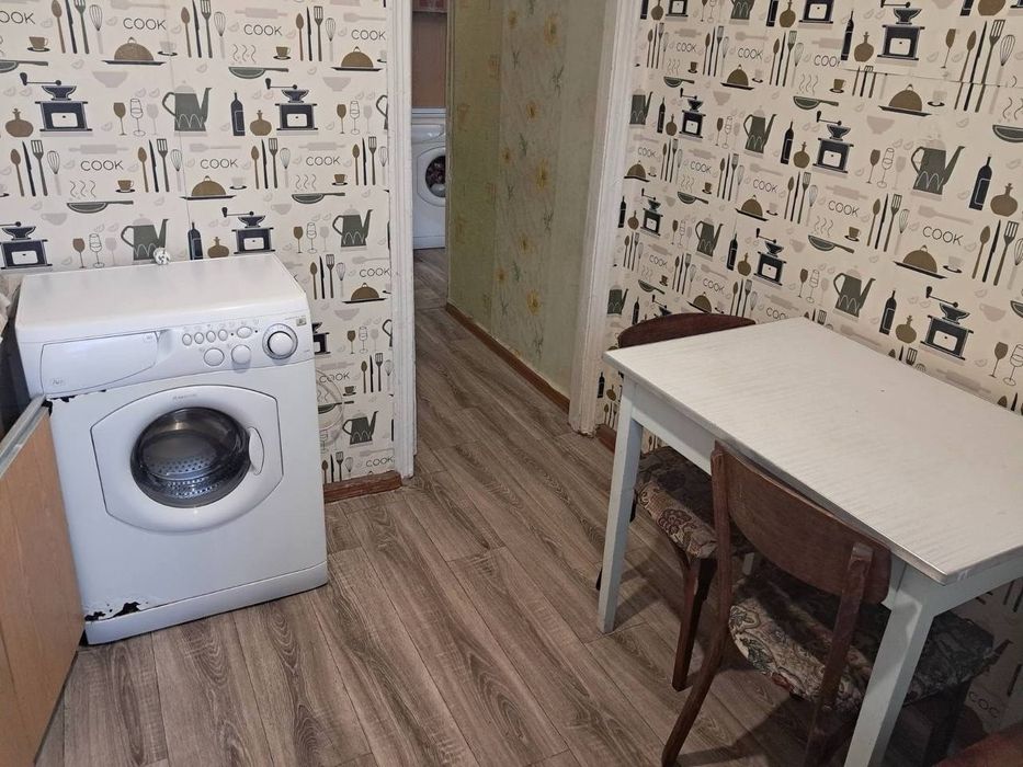 1к Зарічанська Гвоздика  6500 гр 
3/5 х/р житловий совдеп меблі пралка