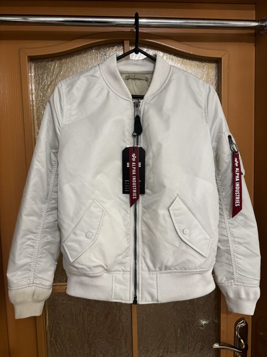 Новий бомбер Alpha Industries MA-1