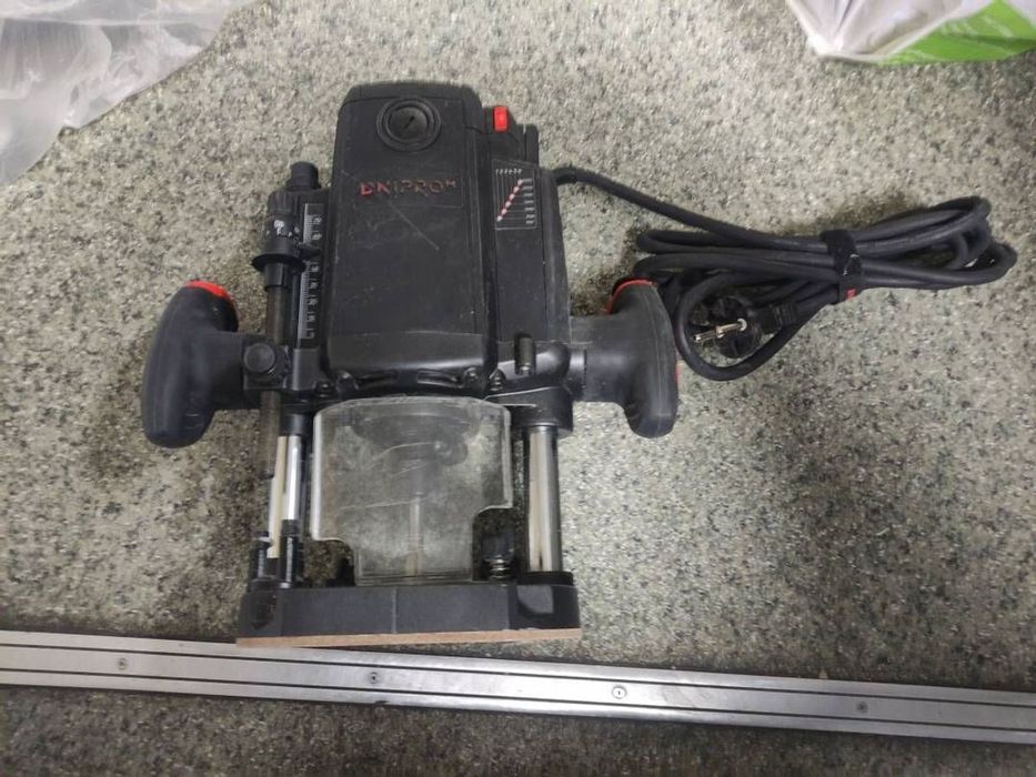 Фрезер Dnipro-M er-210lx