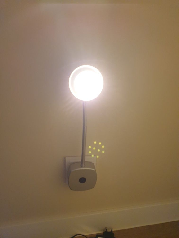 Lampka LED do gniazdka/ Elastyczne Ramie/ 2W Led GU 10