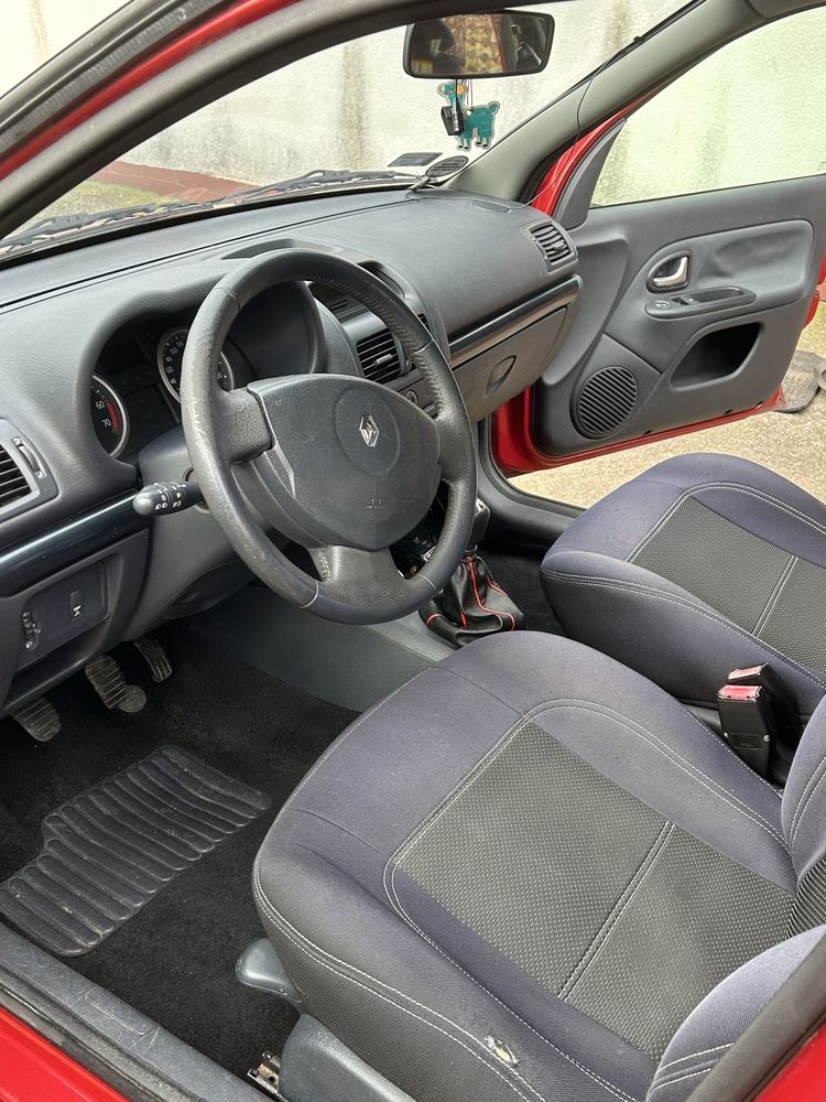 Renault Clio II 1.6 16V 107hp