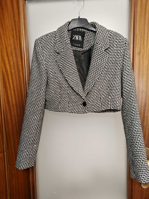 Blazer Zara cropped preto e branco M