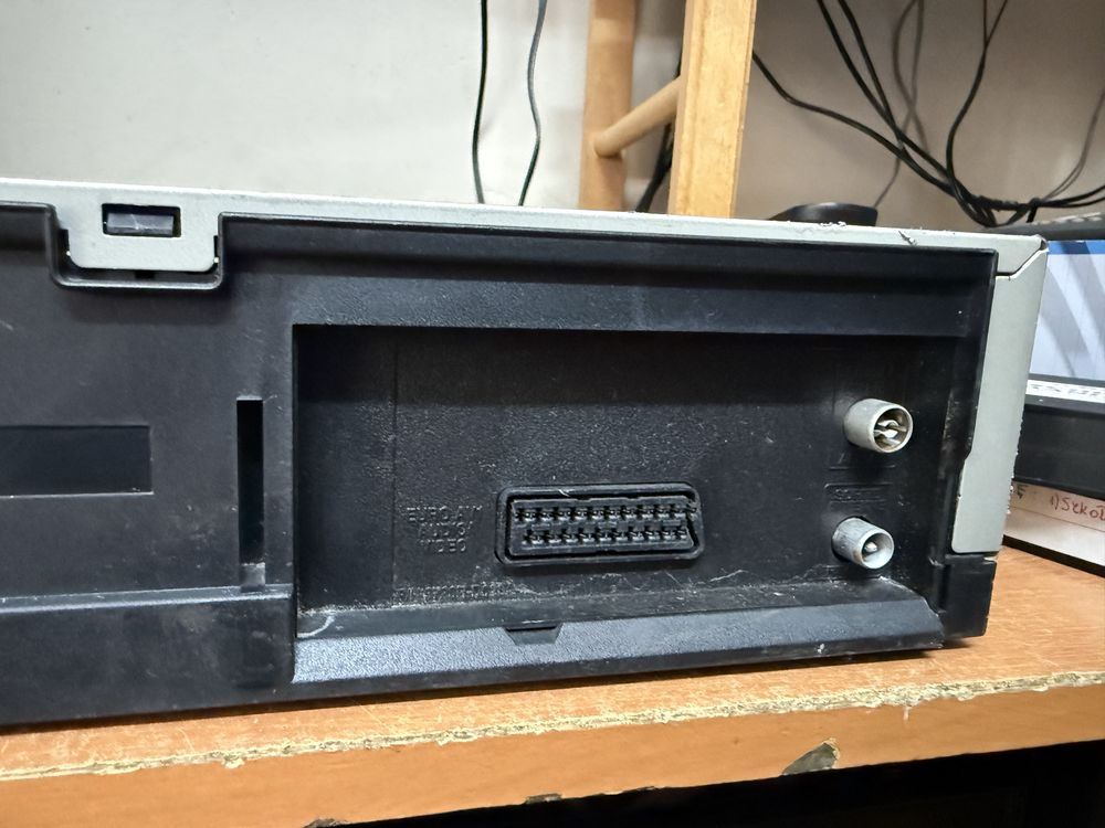 Magnetowid VHS LG LV270D pilot