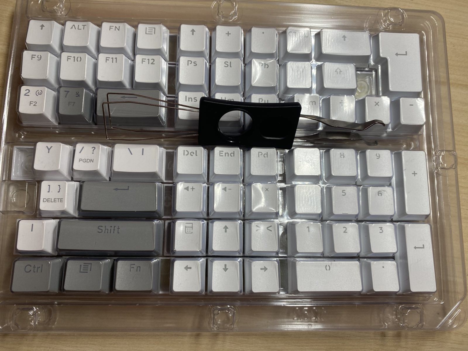 Клавіатура Redragon Fiss RGB K617