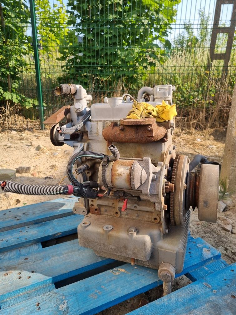 Silnik kubota D722