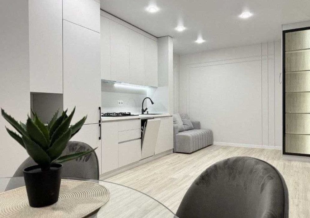 1-кімнатна 47кв.м. ,,На Щасливому " Кухня-Студія +Велика кімната!