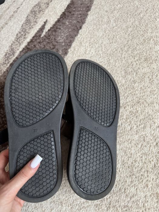 Шльопанці слайдери