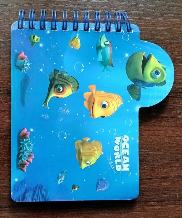 Notes z grafiką Rybek z kreskówki Disneya
