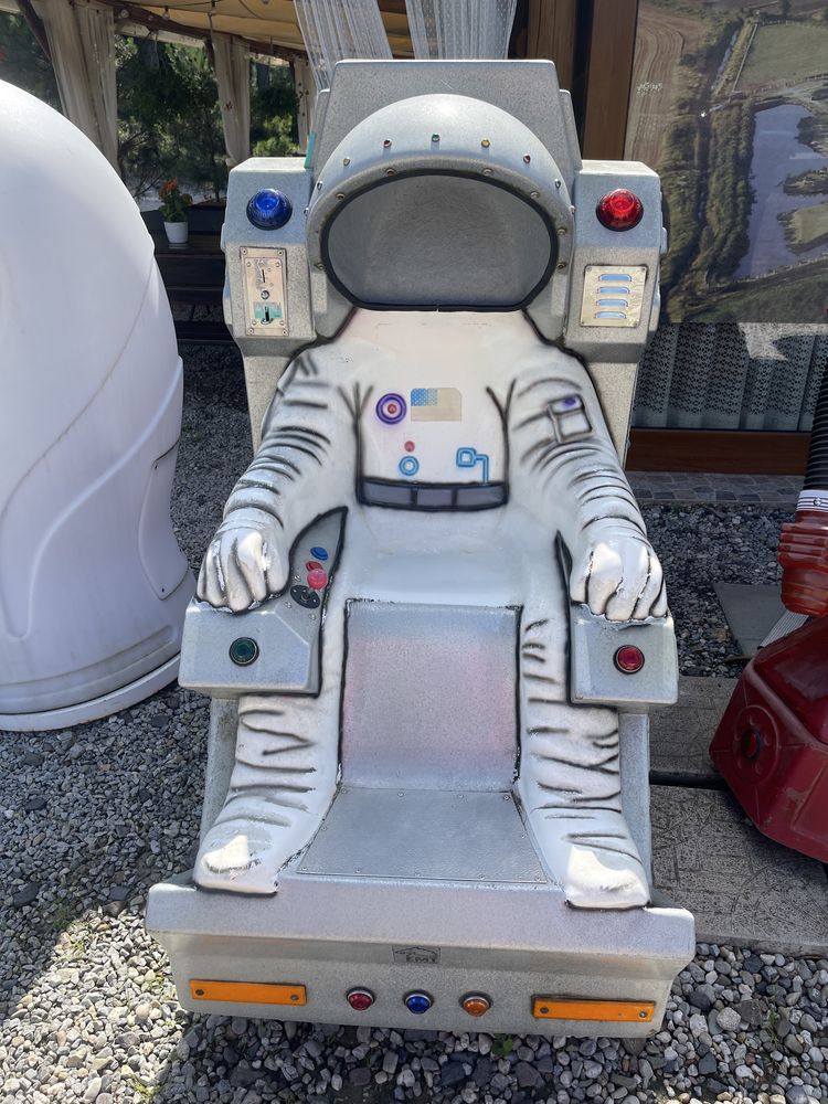 Automat zarobkowy bujak astronauta