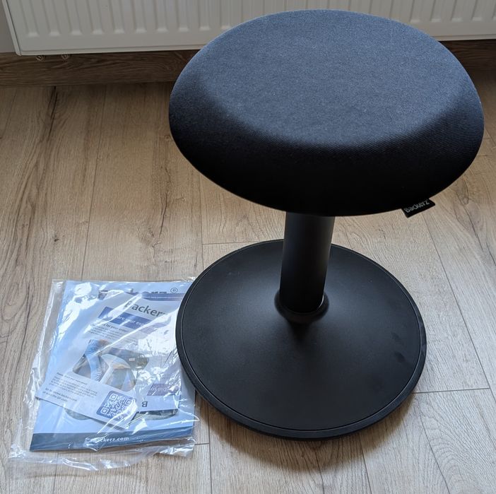 Backerz Ergonomiczny Stołek Taboret Z Regulacją Wysokości Czarny U408