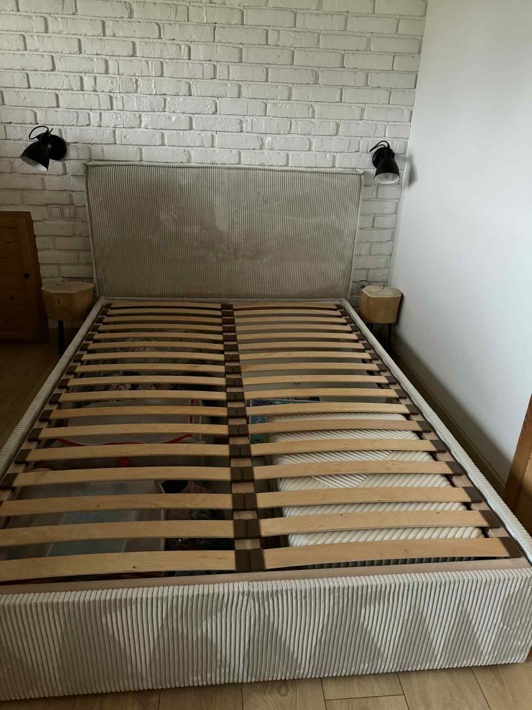Sprzedam lozko pod materac 140x200