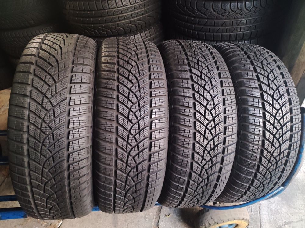 215/60/16 R16 Goodyear Ultra Grip Perfomance GEN1 4шт зима