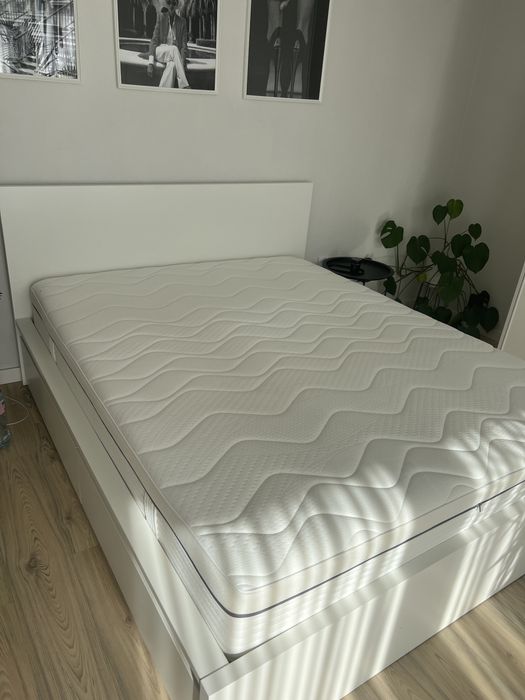 Łóżko Malm + 2 pojemniki + materac jysk + 2 szafki nocne