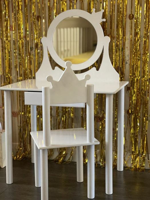 Дитячий столик трюмо з дзеркалом