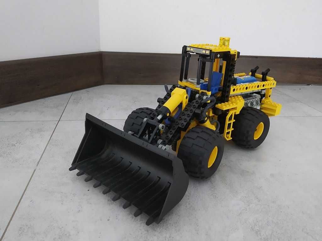 Lego 8459 Pneumatic Front-End Loader