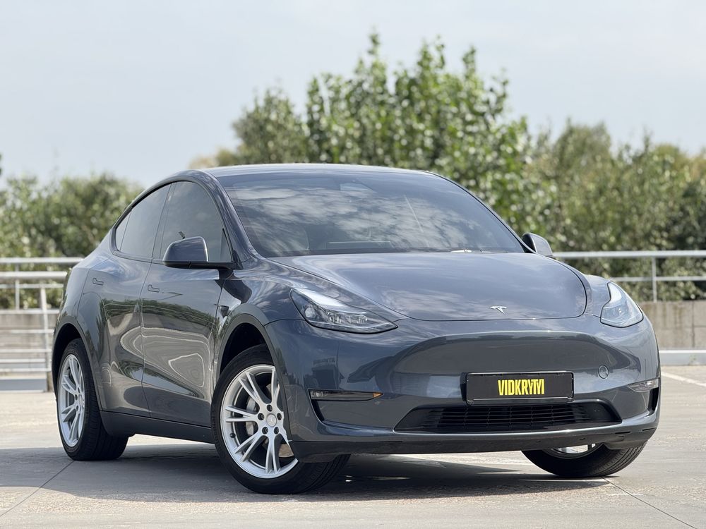 Tesla Model Y Long Range Dual Motor 2022 року, 82кВт, 28т.км.