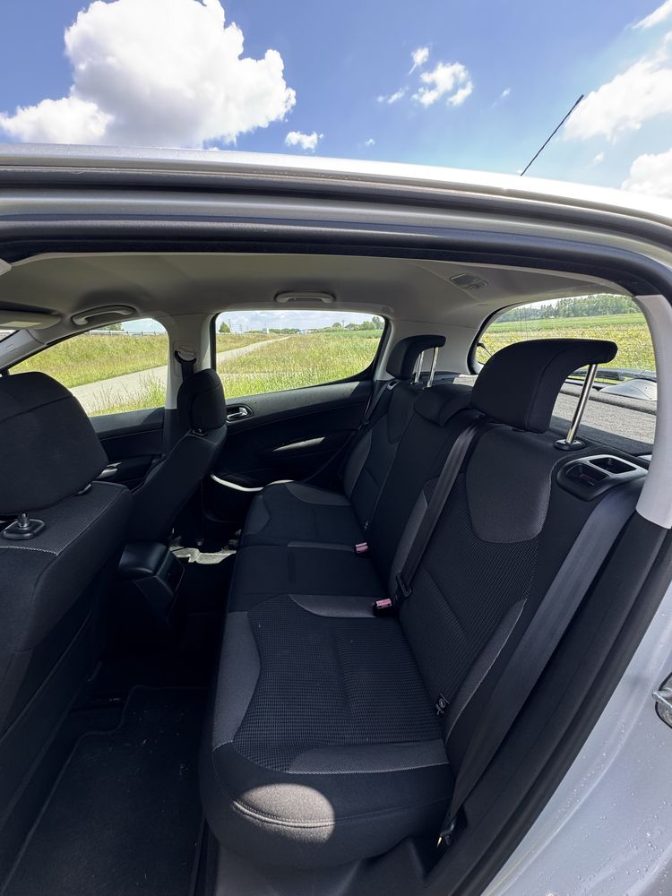 Peugeot 308•1.6 benzyna•Mały przebieg•Zadbany
