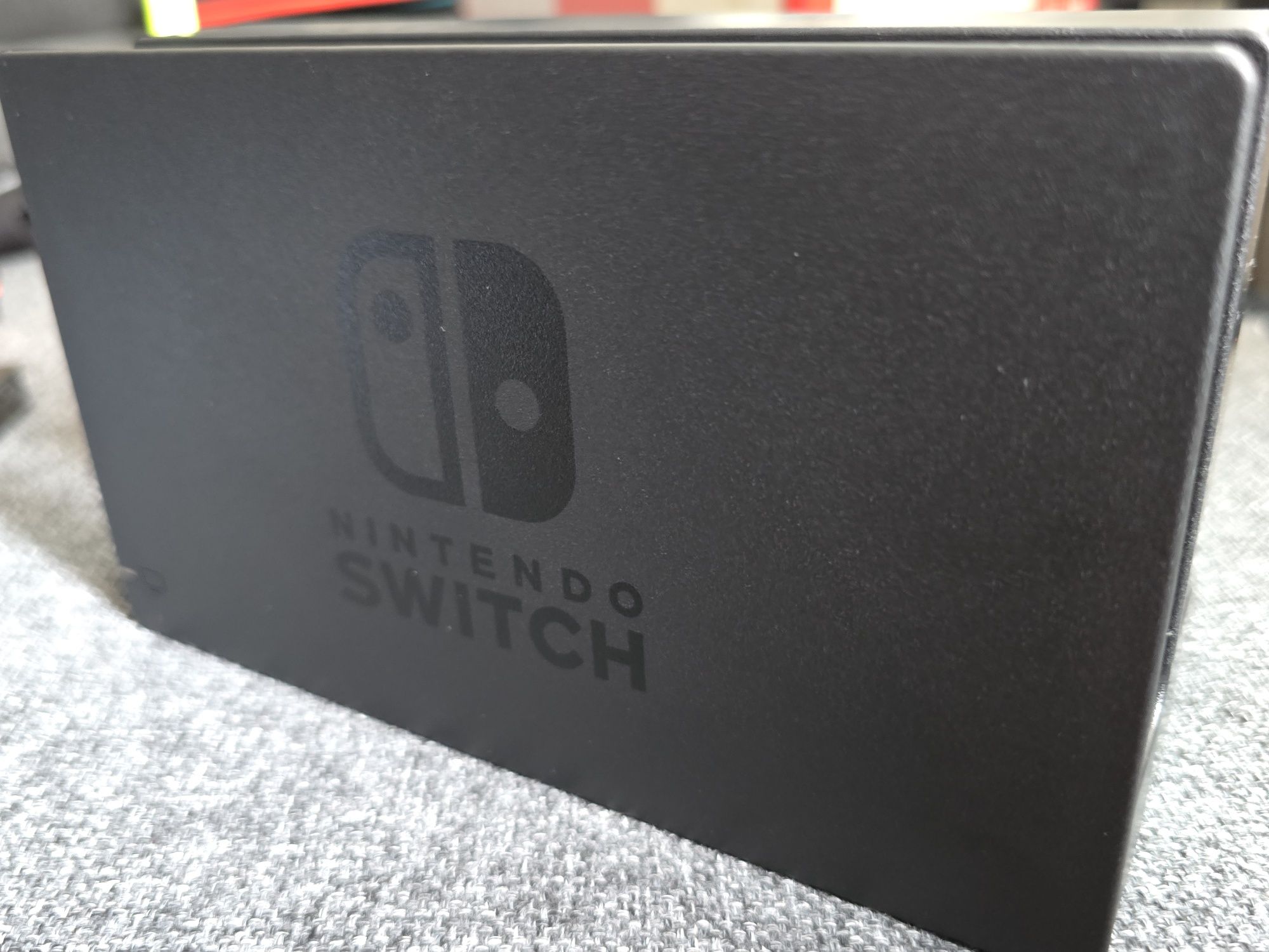 Nintendo switch com 4 joy-cons + acessórios + 5 jogos - impecável