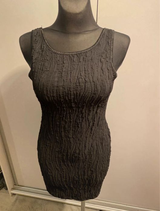 Czarna sukienka River Island L