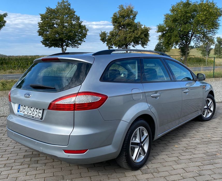 Ford Mondeo 1.6 benzyna niski przebieg zadbany