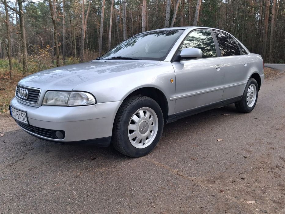 Audi A4 Limousine B5 1.6 benzyna