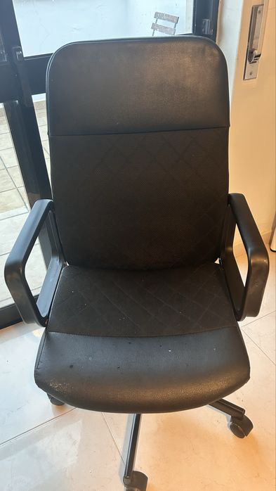 Cadeira giratória telescópio preto.