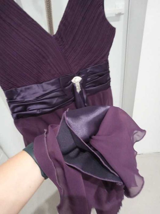 długa sukienka na ramiączkach , ale szersze  Nowa