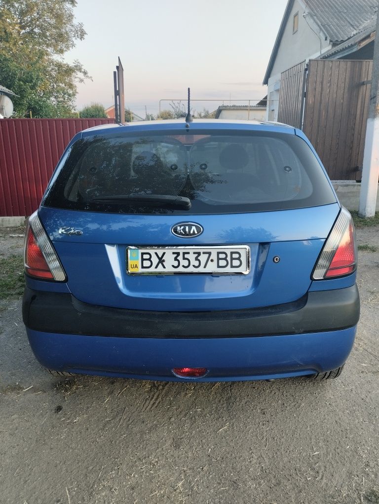 Продам машину KIA RIO