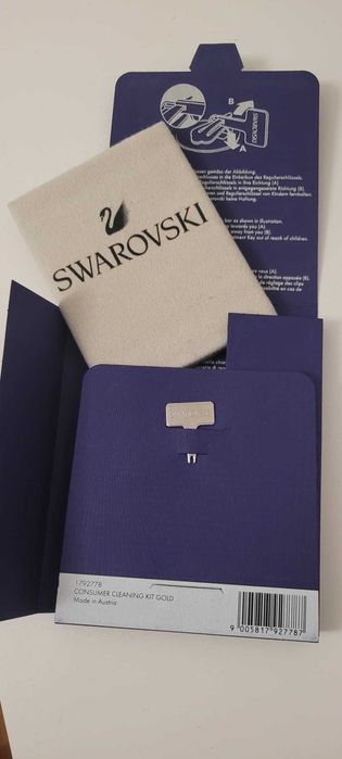 Colar de prata dourada com um coração e uma pedra de cristal Swarovski