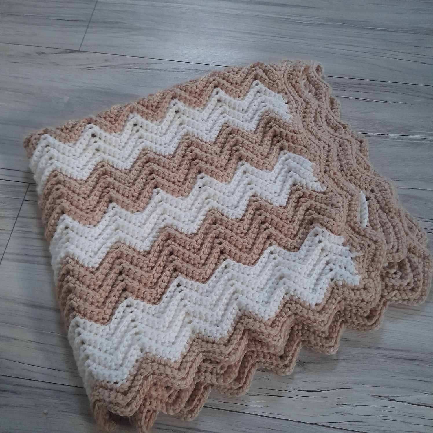 Śliczny kocyk handmade jak nowy!
