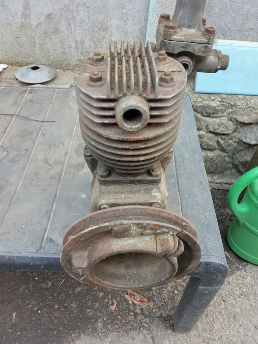 Продам компресор