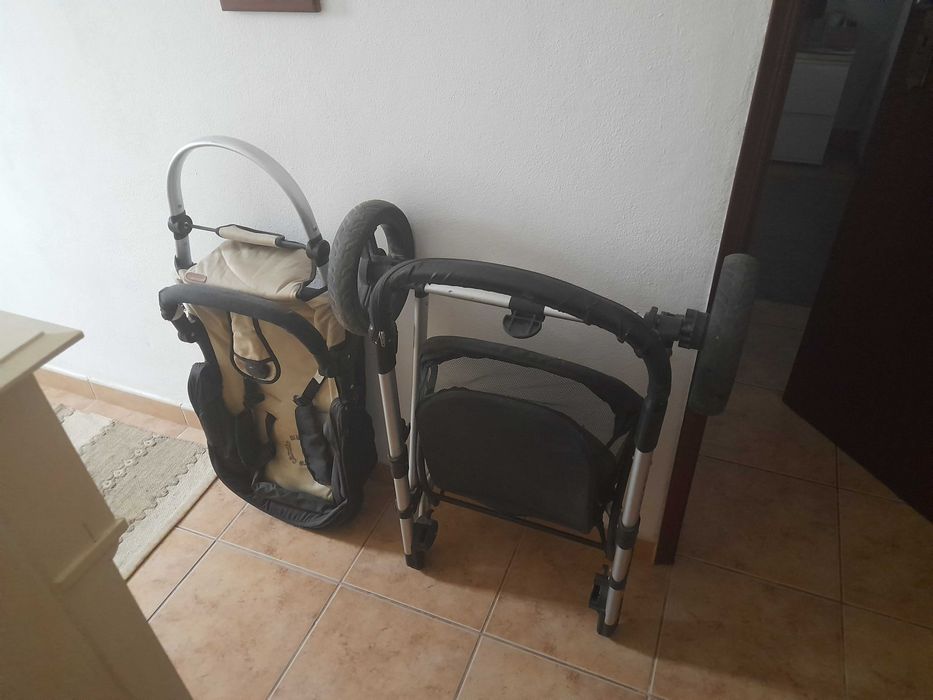 Carinho de bebe em muito bom estado