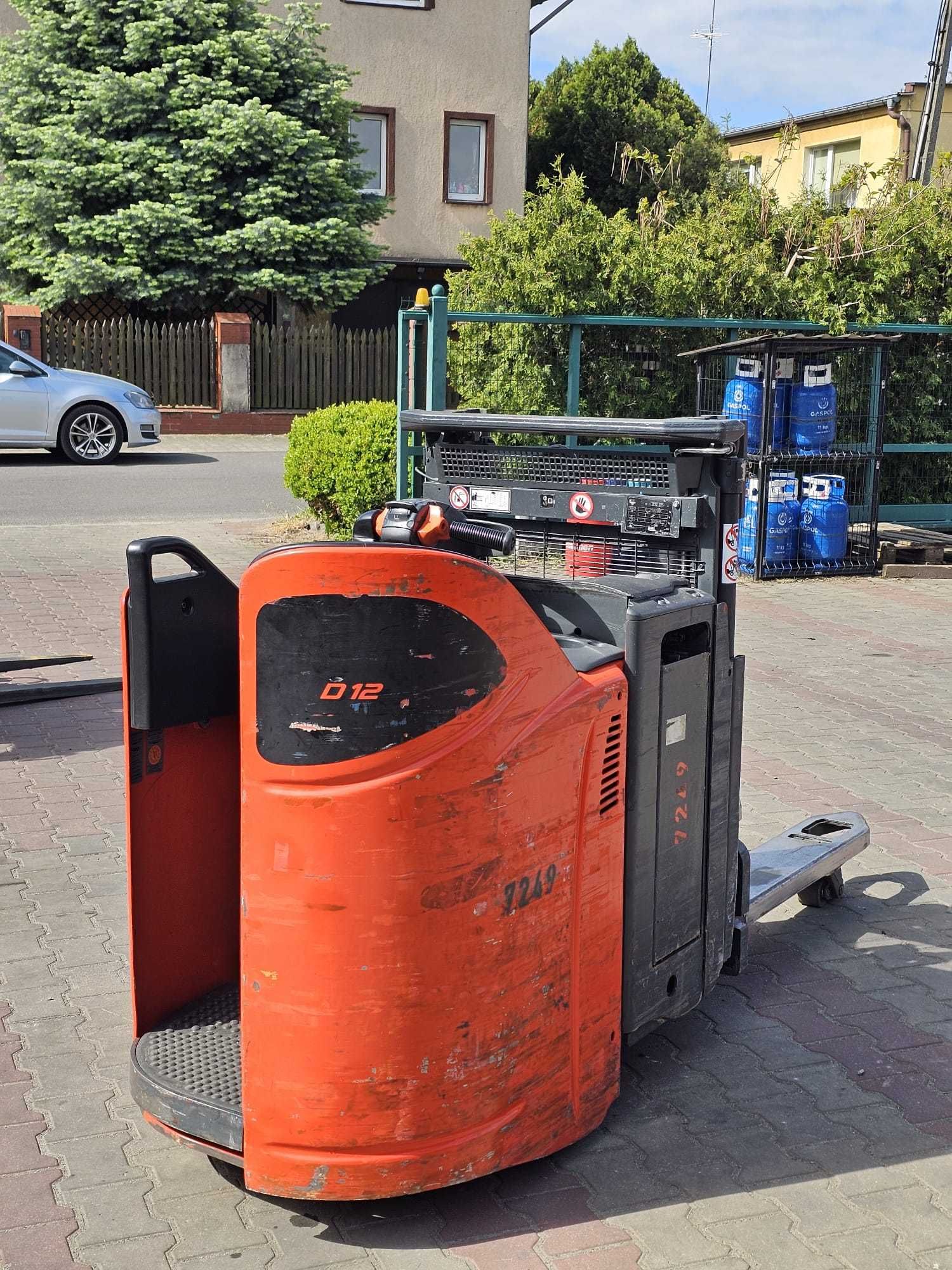 Paleciak Linde D12SP Elektryczny 2016r. 3835h