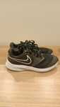 R. 35 buty nike czarne wiązane