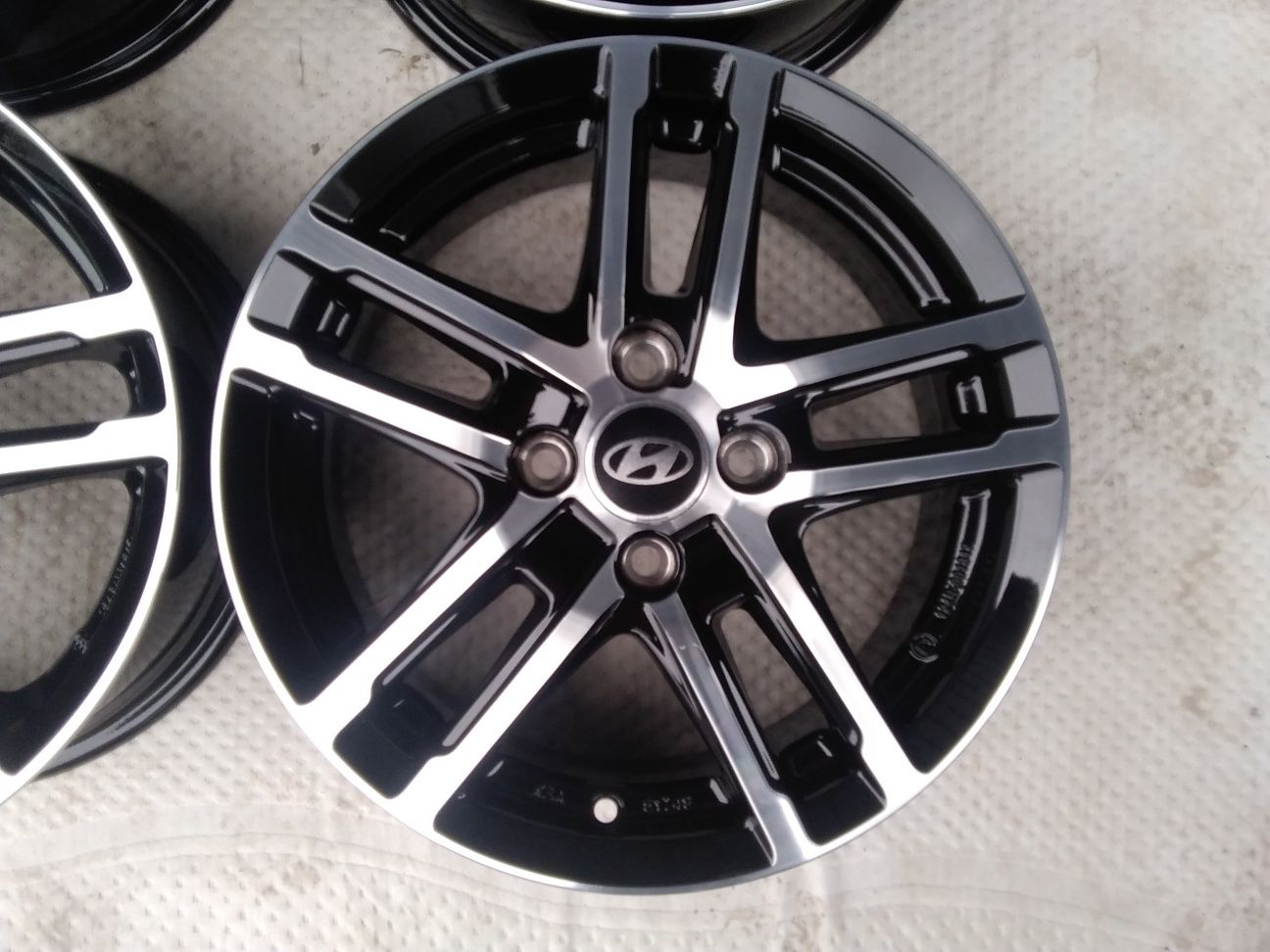 Felgi 15" 4x100 Hyundai felgi aluminiowe NOWE piękny wzór