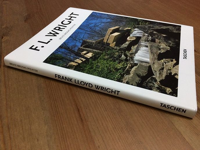 Livro Frank Lloyd Wright (inglês) - novo