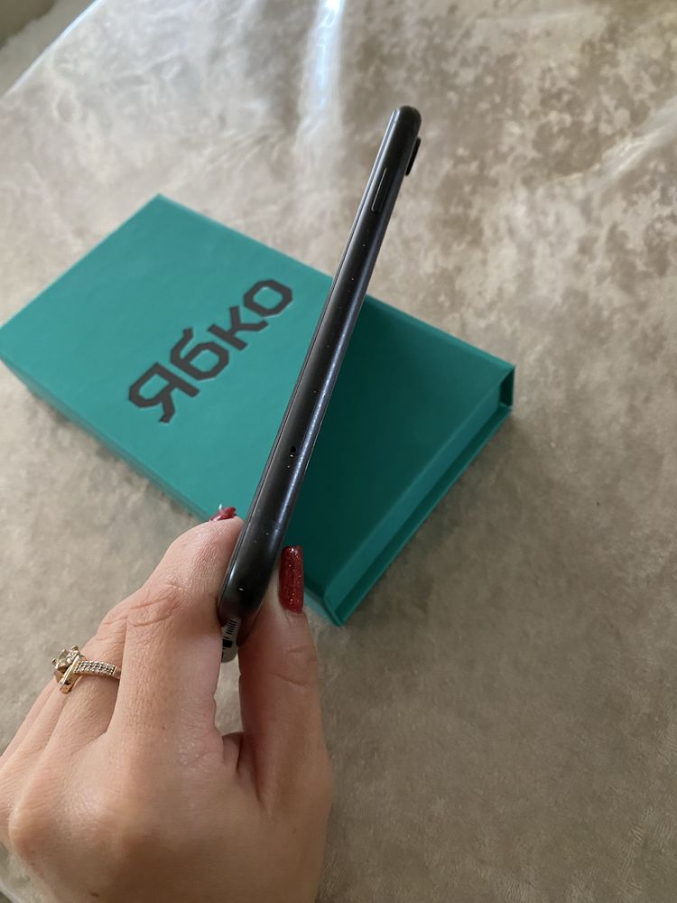 Iphone Xr 64 гиг в хорошму стані